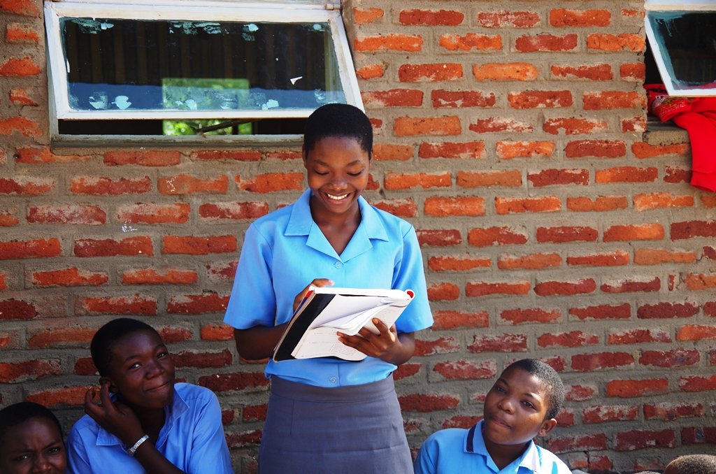 EUinMalawi's tweet photo. EU ISEM project is investing EUR 36 million in 21 CDSSs in #Malawi to support &amp; improve management of secondary schools; train teachers; equip schools with laboratories, computer labs, &amp; teaching &amp; learning materials. #EU4Inclusion #EUDayMw19 https://t.co/YgIeGYavQs