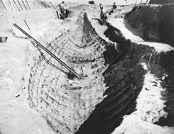 BMImages_com's tweet photo. 2019 marks the 80th anniversary of the discovery of the Great Ship Burial at Sutton Hoo.  #SuttonHoo #AngloSaxon https://t.co/K2F2jETaSz 

Follow curator @SueBrunningBM for more insights, watch the hashtag #SuttonHoo80!

Photograph © The Trustees of the @britishmuseum https://t.co/6JLo7YgtbO