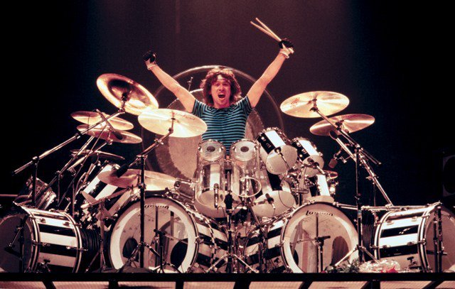 Happy 66th Birthday to Alex Van Halen on heavy artillery! 