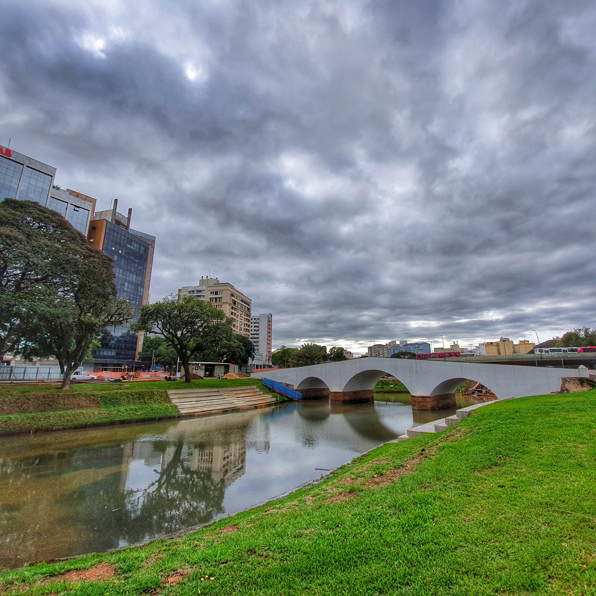 D6CsTrJXkAAWhDR.jpg:large