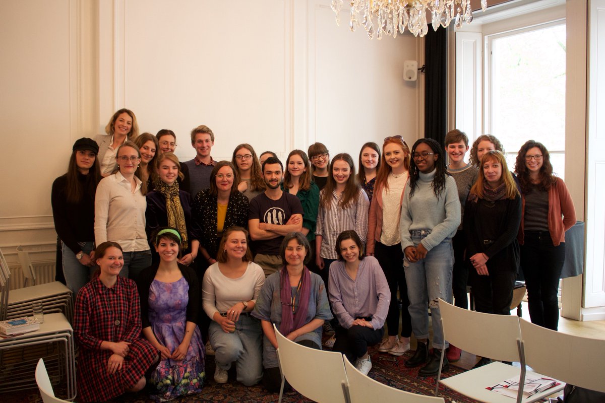 writeAUT's tweet photo. Hier sind noch ein paar Eindrücke von der gelungenen Preisverleihung! #writeAUT #KÜNSTLERiNNEN #ACF_London #creativewriting #OeAD https://t.co/010RPhdU6V