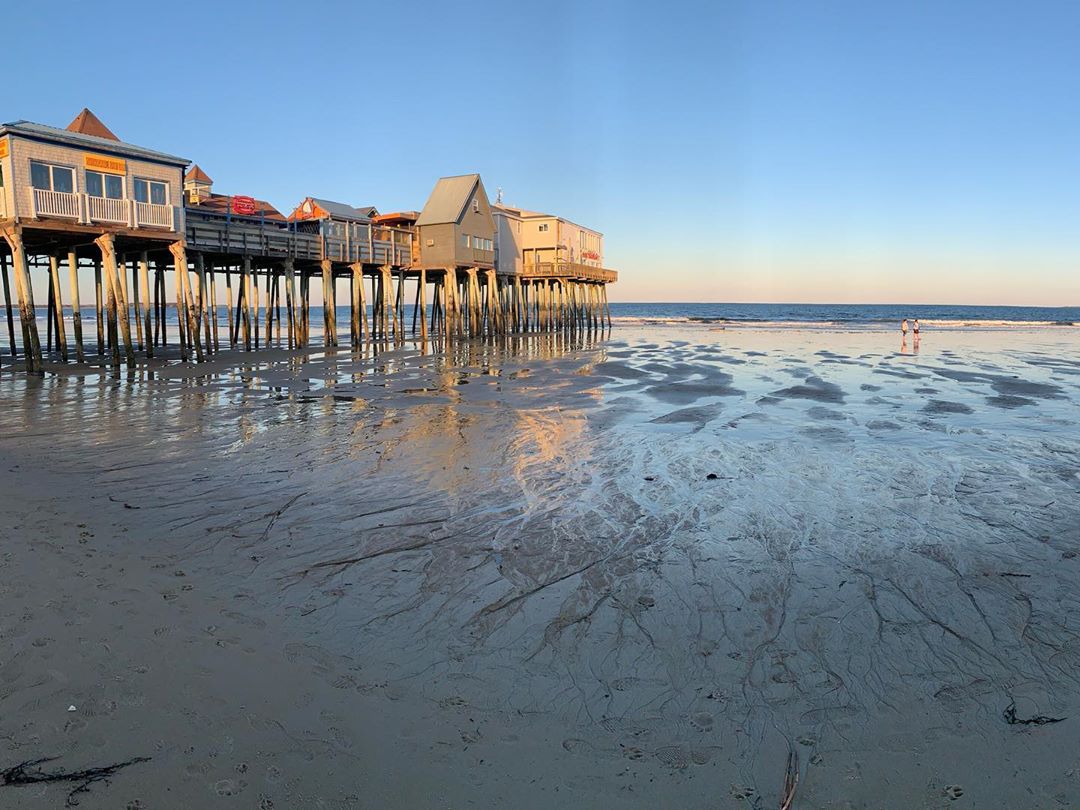WavesResortOOB's tweet photo. #oldorchardbeach photo of the day by _vicktoriarose ⚓️
#oob #maine #oobmaine #oldorchardbeachmaine #coastalmaine #coastlife #coastalliving #exploremaine #lovemaine #visitmaine #waves #thepier #oobpier #pierlife #beachlife #mayinmaine #coastaltownsofmaine #beachtownsofmaine https://t.co/cvCqGP0EeW