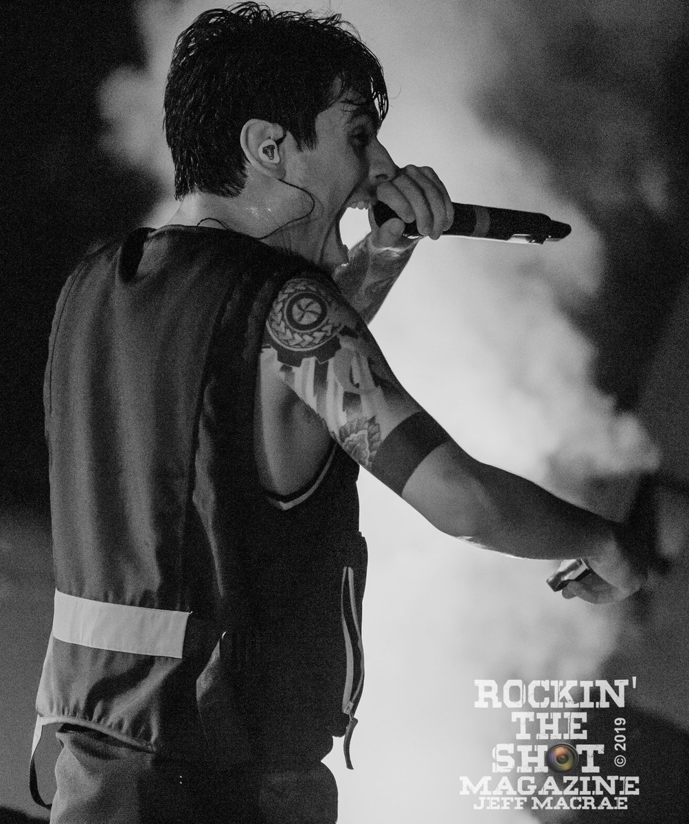 rockintheshot's tweet photo. Andy Leo 🎤🔥💯🤘 @CrownTheEmpire
📷 @jeffmacrae68 #andyleo #crowntheempire #rock #rocknroll #rockandroll #music #heavymetal #metal #musicphotography #concertphotography #photography #photographer #newengland #blackandwhitephotography #blackandwhite #canon #canonphotography https://t.co/A7YxszasQN