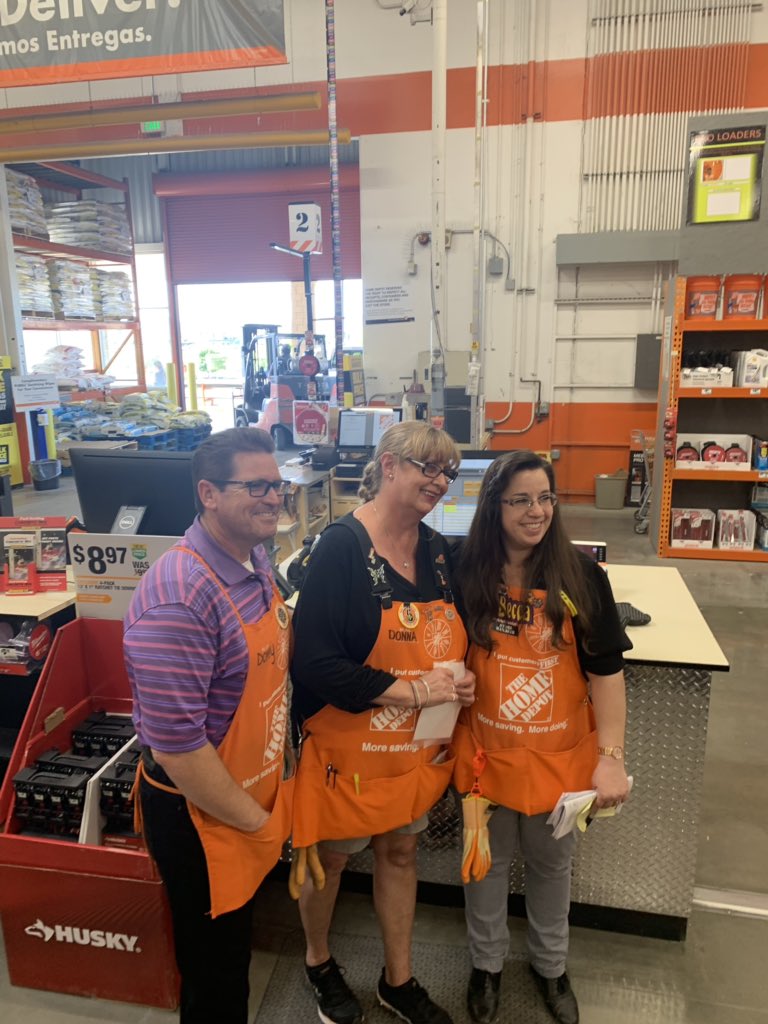 Awesome walk with <a href="/DJJKsanchez/">Donny Sanchez</a> <a href="/cvjuarez1/">Carlos Juarez</a> <a href="/jacki_mccord/">Jacki McCord</a> <a href="/ericfinleythd/">Eric Finley</a> <a href="/PID18THD/">Priscilla Ingolia</a>  recognizing our great associates and all the hard work they put in! #DynamicD18