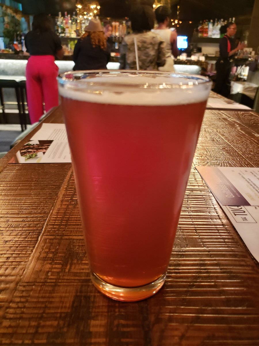 GreatBeerNow's tweet photo. Craft beer, fine food, and movies- lots of reasons to visit The Tuck Room and IPIC Theater. #ipic #ipictheaters #thetuckroom @ipictheaters @TheTuckRoom #beer #drinks https://t.co/Of6pEMJlwq