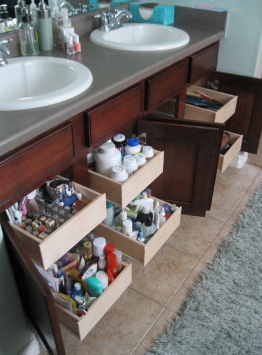 BATHROOMS:

Keep makeup and bathroom products put away for a clean and organized appearance

#CleanBathroom #OrganizedBathroom