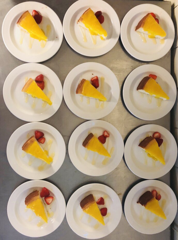 DoricHotel's tweet photo. Tonight’s Dessert .....

The World Famous Chicago  Eli Cheesecake topped the a Lemon Curd.

#Delicious #EliCheeseCake #LemonCurd #Seaside #Hotel #DoricHotel #Tourist #GuiltyPleasure #Yummy #Blackpool #Chicago https://t.co/B3Hg50f7Sq