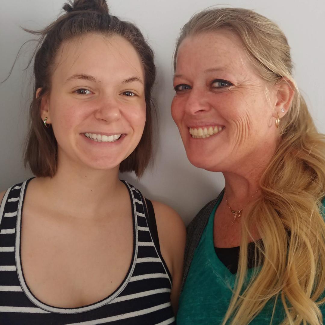 cartwrighttree's tweet image. It's Receptionist ☎️ Day! 

Meet Natasha and Hilary, 👯 they are the first people you will chat with, they are always smiling and cheerful when you call!

Give them both a like &amp;amp; thumbs up 👍 for their professionalism! 

#CartwrightTreeCare #ReceptionistDay #OfficeLife