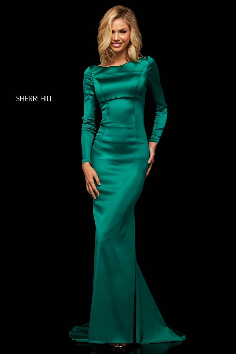 callasprom's tweet photo. Emerald queen @SherriHill #ipaprom #ipapromretailer #ipadesigner https://t.co/HnureOZT8D