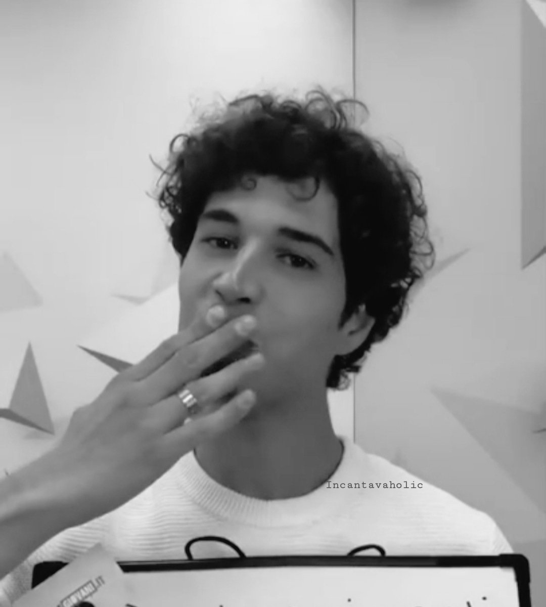 he's the cutest and the softest 💛 my heart omg I can't #skamitalia