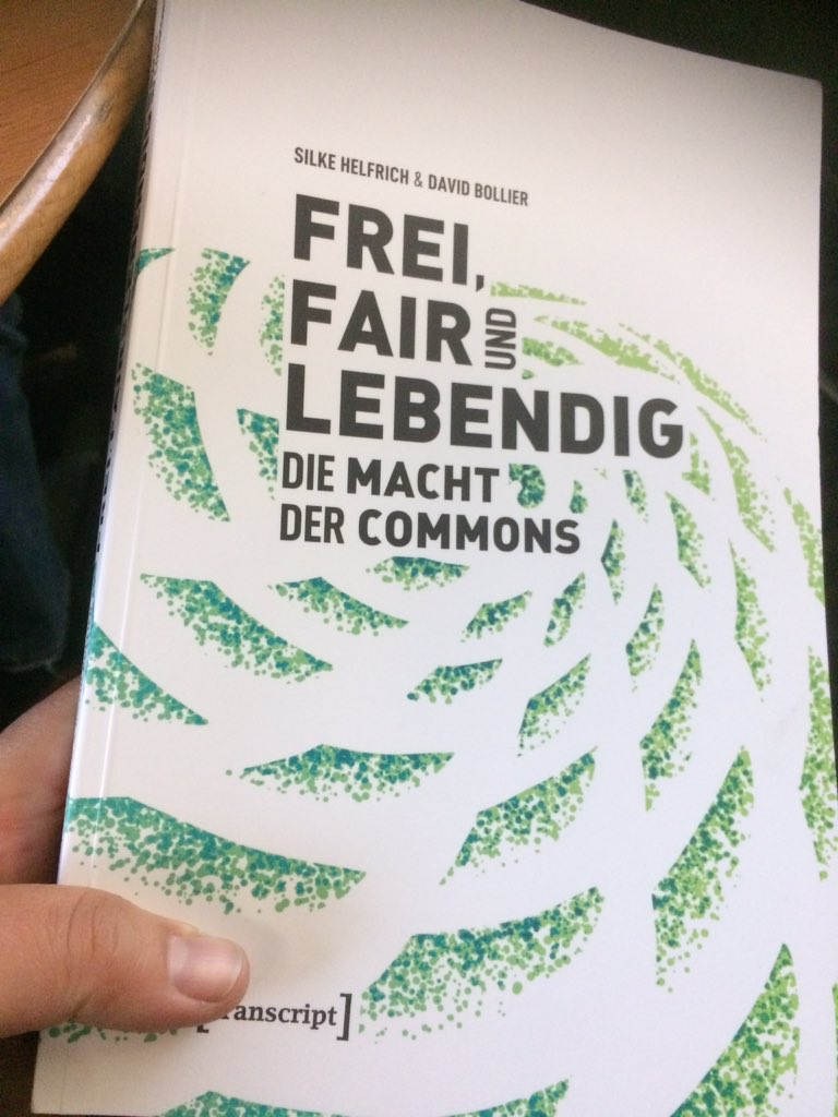 Danke, <a href="/Commonify/">Silke Helfrich</a> für den begeisternden #Commons-Talk heute auf der #rp19! Und eine Buchempfehlung an alle - lasst uns durch #Commoning die bessere Welt gestalten!