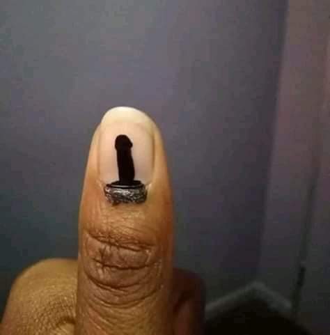 A female friend of mine just posted this n everyone asked her 1 question 🙈😂😂 she couldn't see it 😂😂
#canyouseeit? 
#SAElections2019