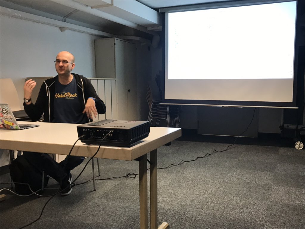Latti_Nbg's tweet image. Testing with #spock and #kotlin at #hackerkegeln today with @ChristophWelcz @SCC_at_DATEV
