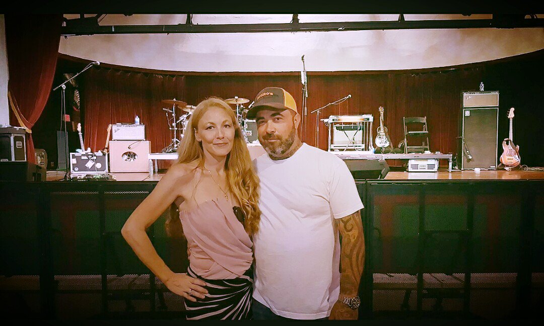 KatDancing76's tweet photo. Aaron Lewis and I about a year I think after my dad passed. As you can see I am looking a lil bony in this picture! Sadly, through this time it  effected my appetite! Anxiety and stress is no joke. I can definitely see how much it effected me this picture! https://t.co/FcCWXWyGhr