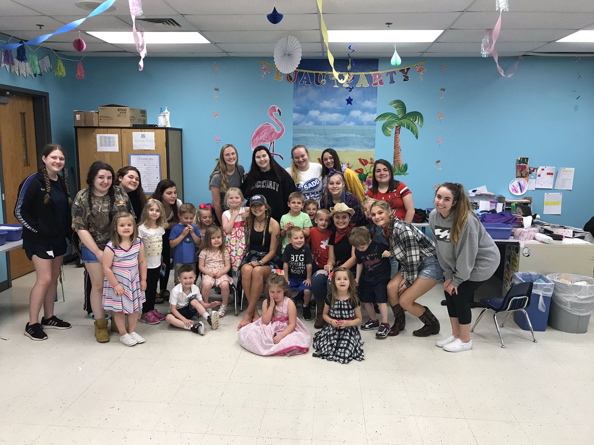SeckmanHighFACS's tweet photo. Great last day of SHS Pre-k! Thanks everyone for a great year! https://t.co/tQPwUn6nXk