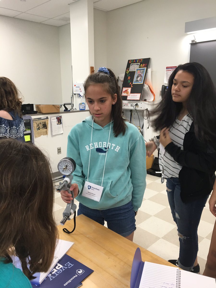koala_610's tweet photo. 7th grade girls attending Careers with Math Options @ PSU Berks #girlpower #mathcareers @WilsonSchlDist #wilsonsouthern https://t.co/n72B4QKIcX