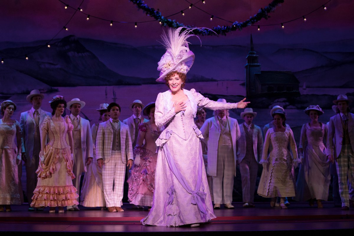 BwayLouisville's tweet photo. Great review of @HelloDollyBway from the opening in Columbus last night! https://t.co/TMOJM1fiPU The #HelloDollyTour opens in #Louisville next Tuesday! #BwayLou https://t.co/w4AFDhCAjh