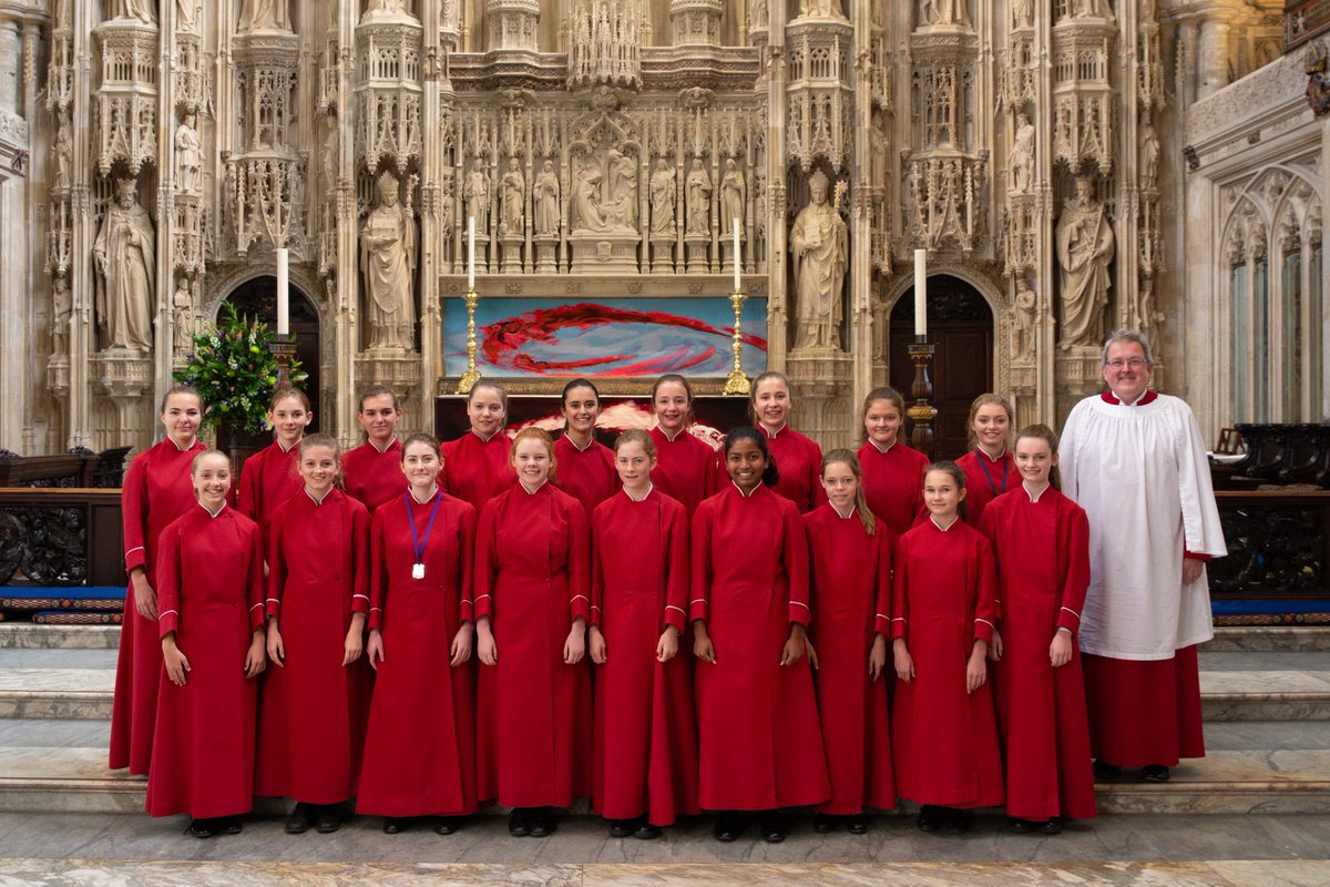 Winchester Cathedral tweet media