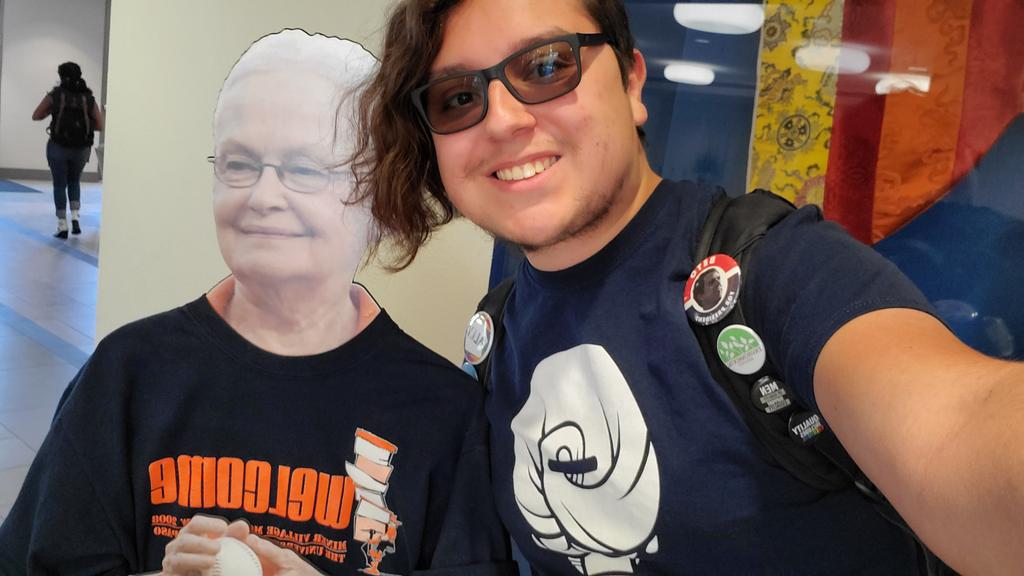 authentic_dh's tweet photo. I wore my bun shirt to show just how much #UTEPFunWithTheBun I'm having. https://t.co/BsrHfhqh6j