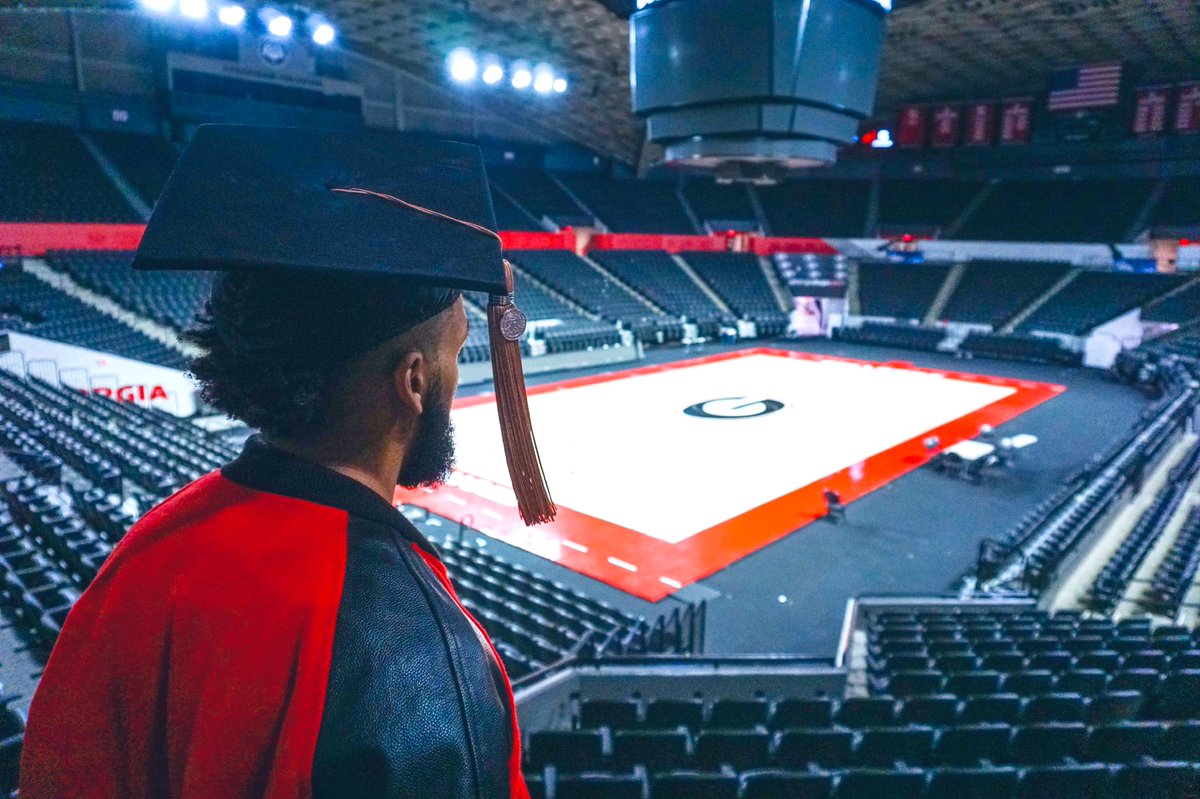 CPapiJr's tweet image. “Don’t cry because it’s over, smile because it happened.”

Thank you UGA for 4 years of incredible experiences and unforgettable memories!

#UGAGRAD
#DegreeSZN