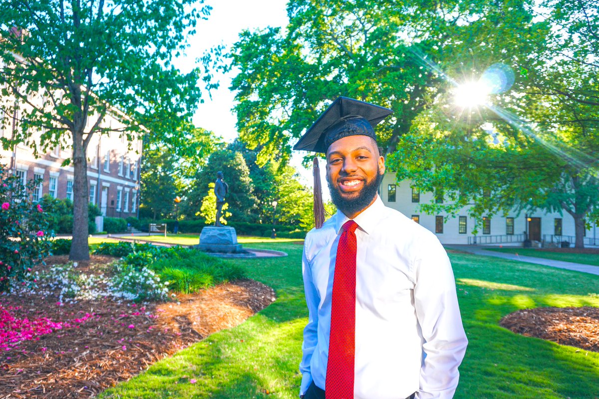 CPapiJr's tweet image. “Don’t cry because it’s over, smile because it happened.”

Thank you UGA for 4 years of incredible experiences and unforgettable memories!

#UGAGRAD
#DegreeSZN