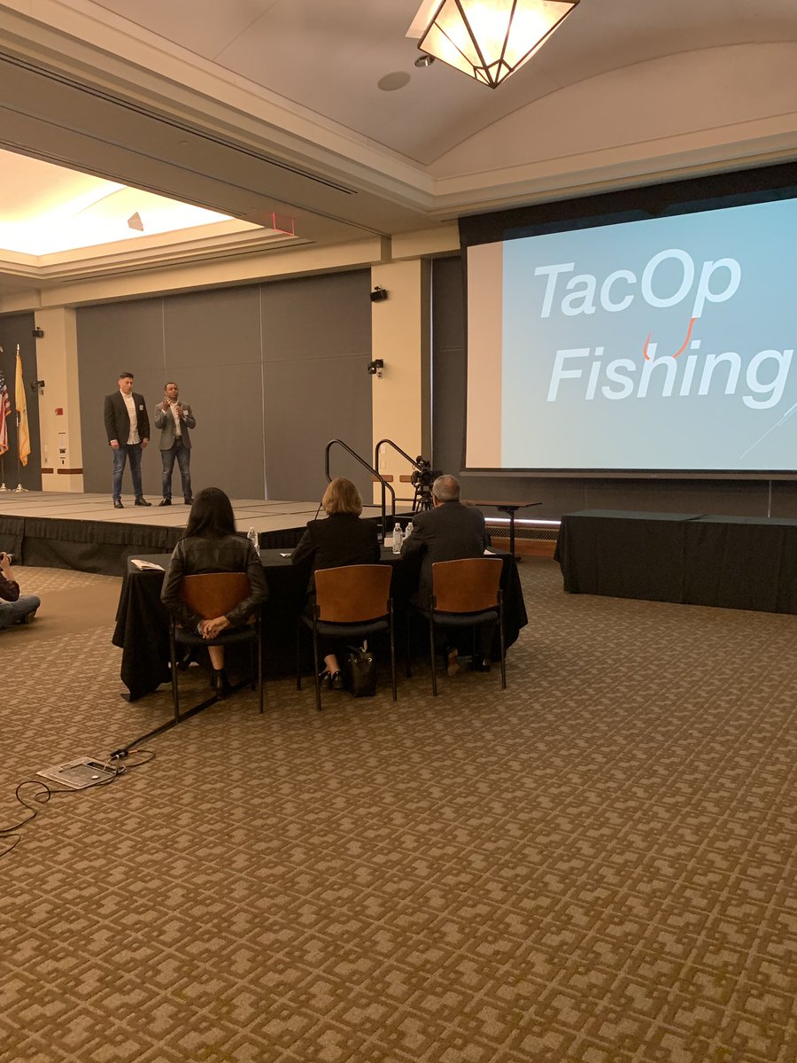 FelicianoCenter's tweet photo. Our #finalists are now presenting at the @BulbHeadIdeas Inventors Day for Aspiring Entrepreneurs, Pitch Contest! #MSUPitch https://t.co/4R4dPQIdyW