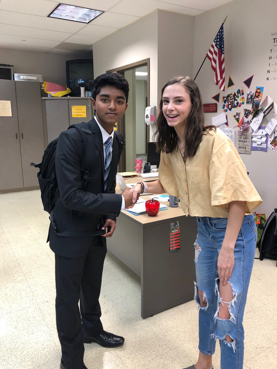 Durant4pres's tweet photo. had a great talk with a presidential candidate for periods 3/4!! make sure to give him your vote!! https://t.co/kCAdlIgAz1