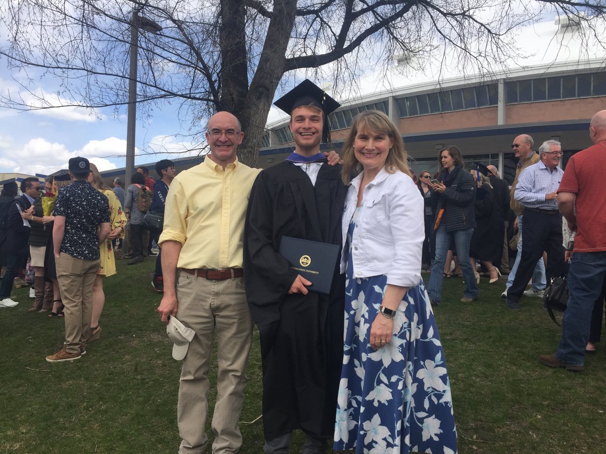 dianewarthen's tweet image. Proud mom #MasterOfArchitecture #CatGrad19