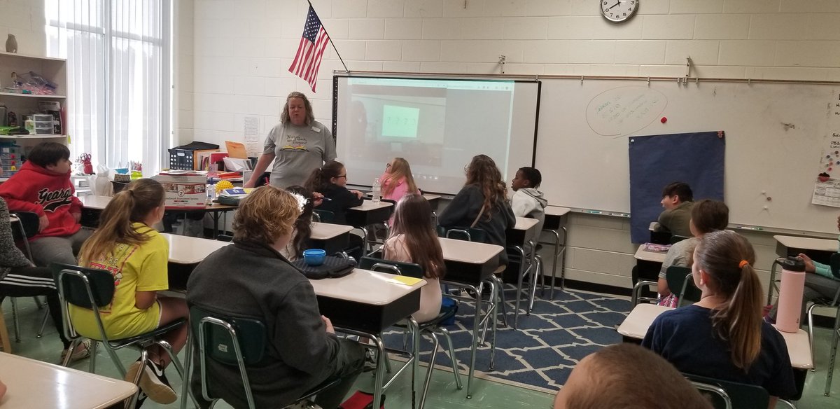 ObergClass's tweet photo. Kicked off this sensory pbl with an expert https://t.co/v7WNJeRQSF