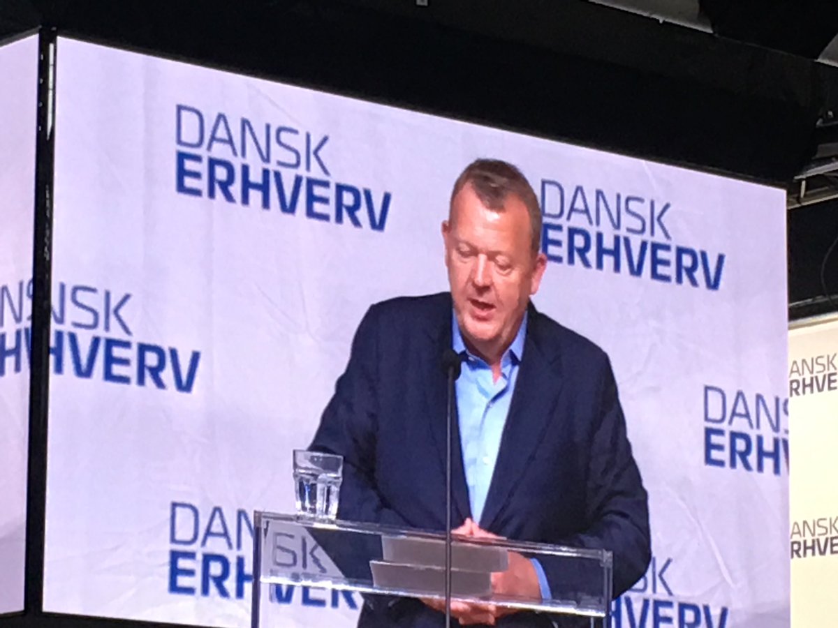 CharLundblad's tweet photo. Dejligt at ⁦@larsloekke⁩ gav tilsagn om at fjerne 2% besparelser på uddannelse fra næste år. #stop2pctnu #uddpol #dkpol #GiganternesTid https://t.co/SAOjiKKyc9