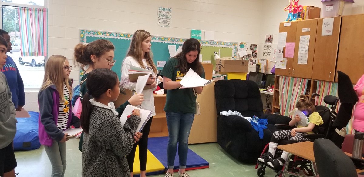 ObergClass's tweet photo. Speaking to school wide experts on sensory needs at NHE. @NHE_HCS #onehope https://t.co/Zrm8SK6WyJ