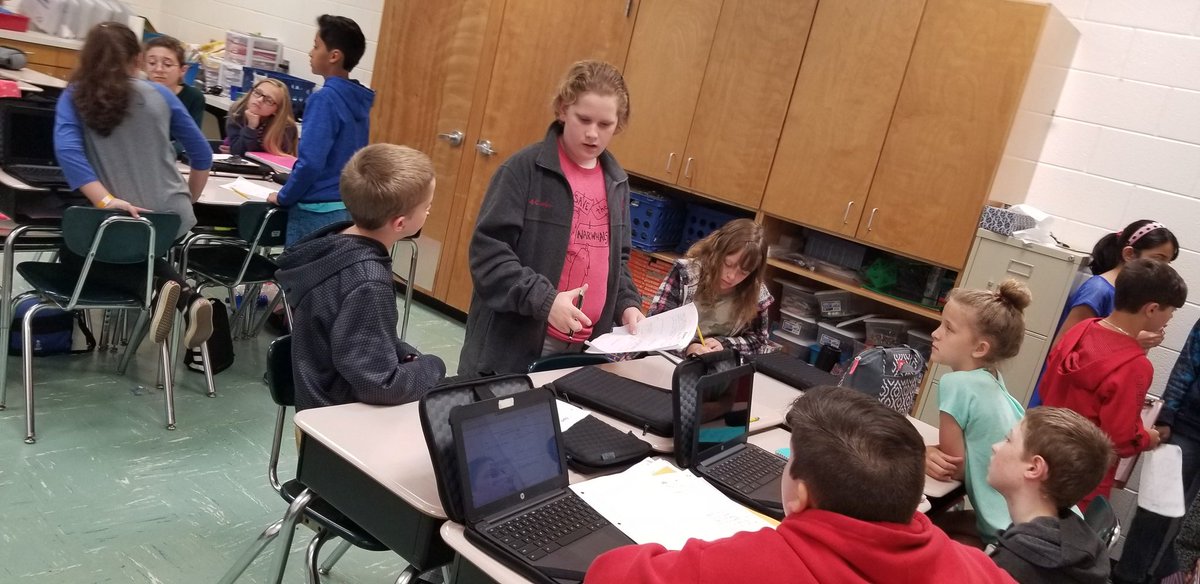 ObergClass's tweet photo. Jig saw puzzle activity discussing the different experts they spoke to this morning. @NHE_HCS https://t.co/oJTnpOdWPn