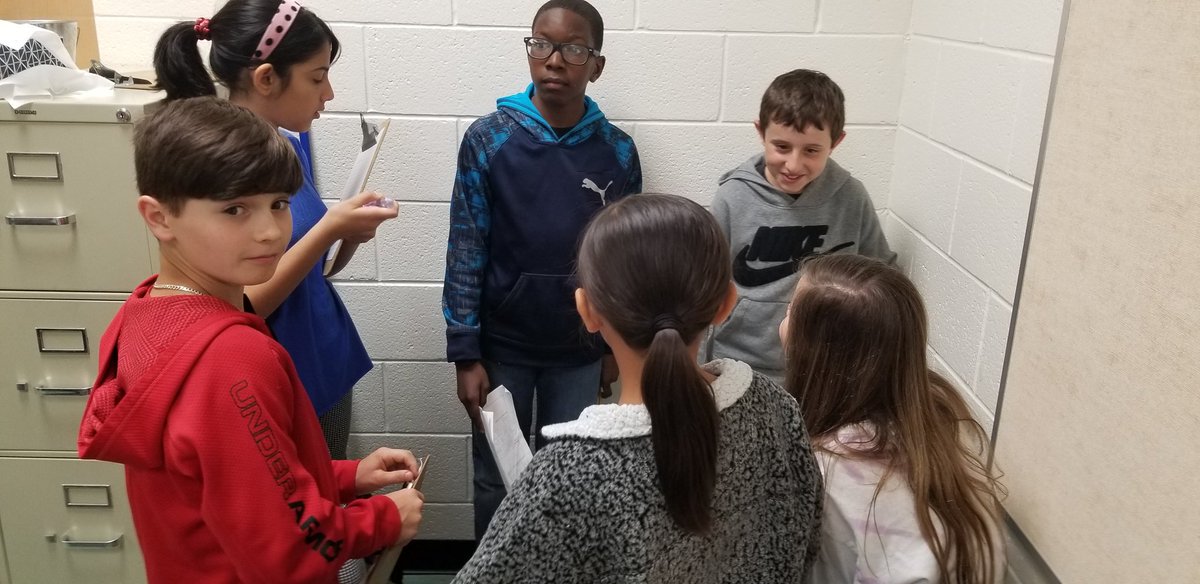 ObergClass's tweet photo. Jig saw puzzle activity discussing the different experts they spoke to this morning. @NHE_HCS https://t.co/oJTnpOdWPn