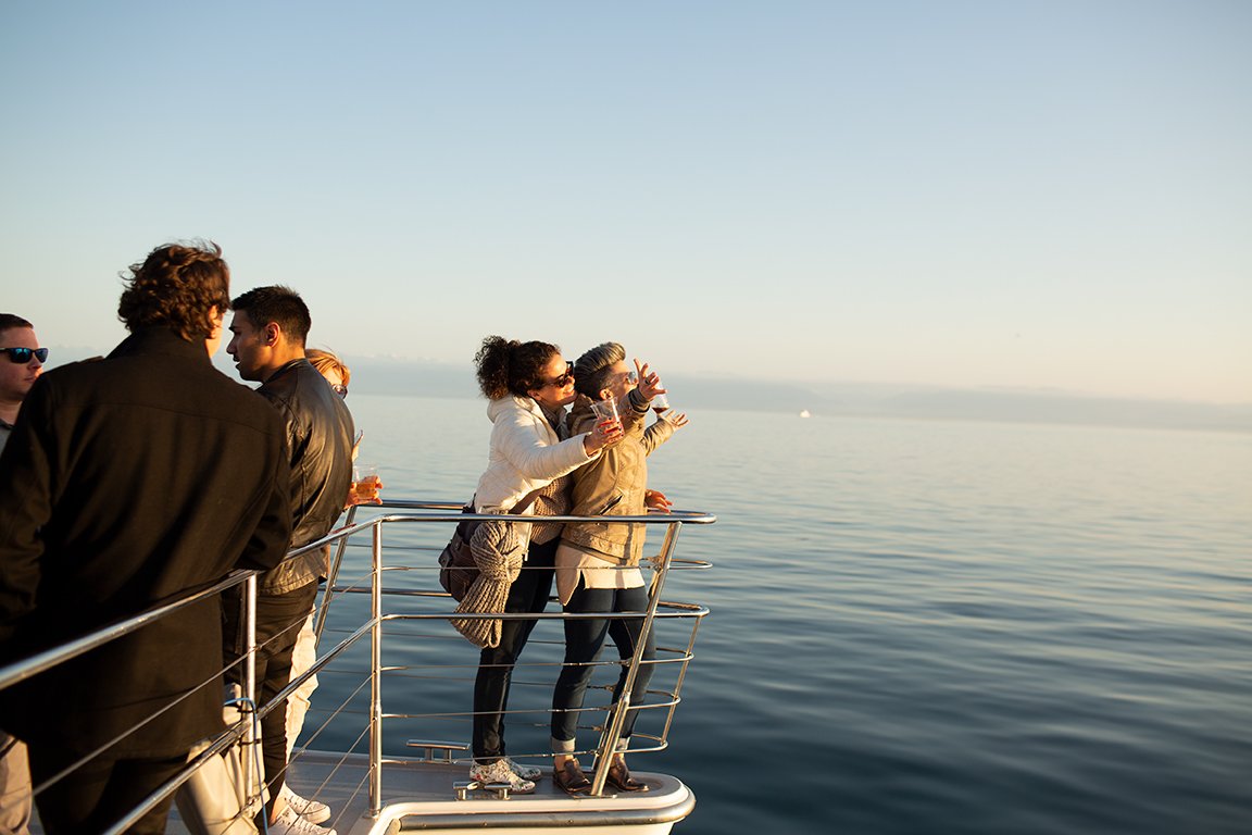 SocMediaCamp's tweet photo. Isabelle and Margarita from @leapzone take in the fresh sea breeze aboard @eaglewingtours 4EverWild on our VIP Cruise...
#smcamp #vip #vipcruise #cruise #whalewatching #eaglewing #eaglewingtours #4everwild #innerharbour #victoriabc https://t.co/G2qly9RXpE