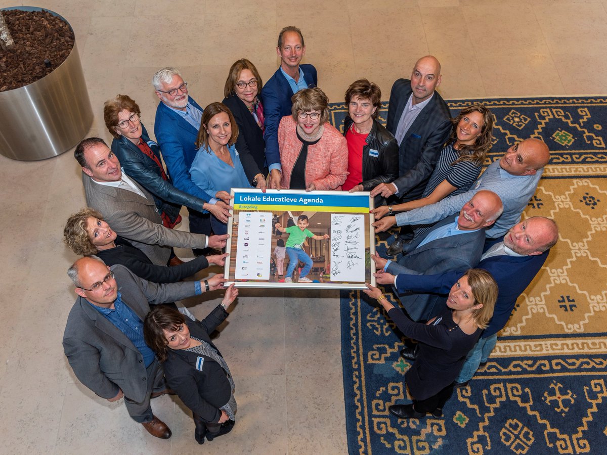 Organisaties in het onderwijs, kinderopvang, maatschappelijke organisaties en de gemeente ondertekenden vandaag de nieuwe Lokale Educatieve Agenda. Het doel: elk kind moet gelijke kansen krijgen om zich optimaal te ontwikkelen. Lees meer: bit.ly/2VSFUwA
