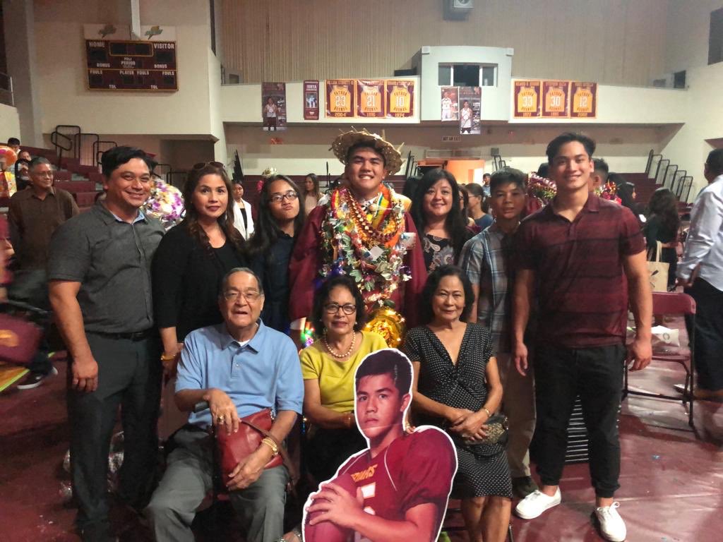 nickimoto75's tweet photo. End of an Era ❤️💛 https://t.co/2wzkidCkl6