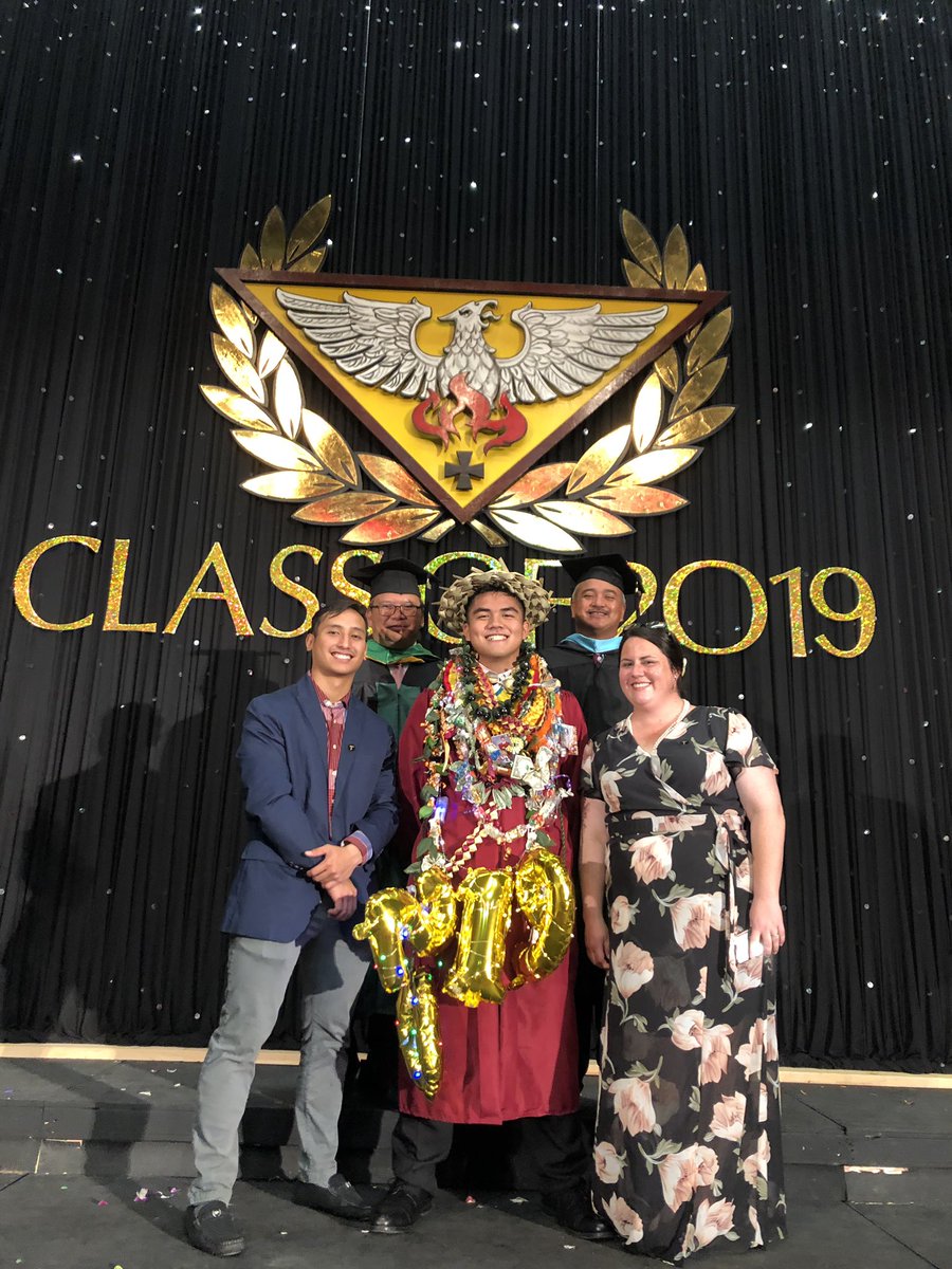 nickimoto75's tweet photo. End of an Era ❤️💛 https://t.co/2wzkidCkl6