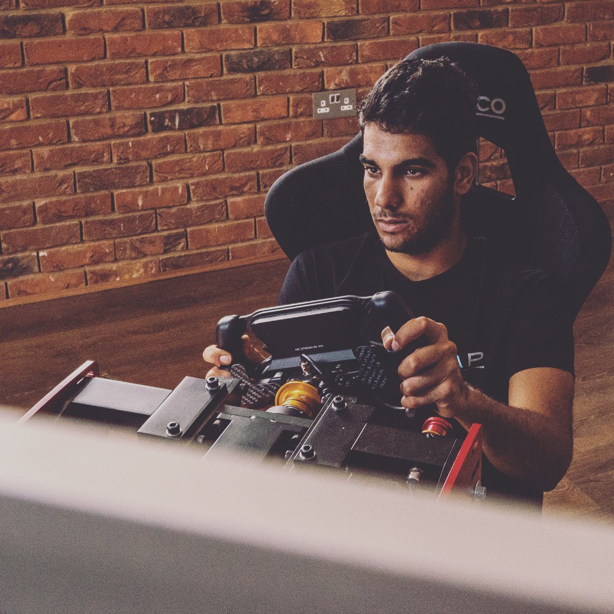 cool_performnce's tweet photo. New season, same goal 💯
Ahead of the #F3 season, @DaruvalaJehan accelerates his on track performance with our #FormulaSimulator https://t.co/GKghGi1yC3