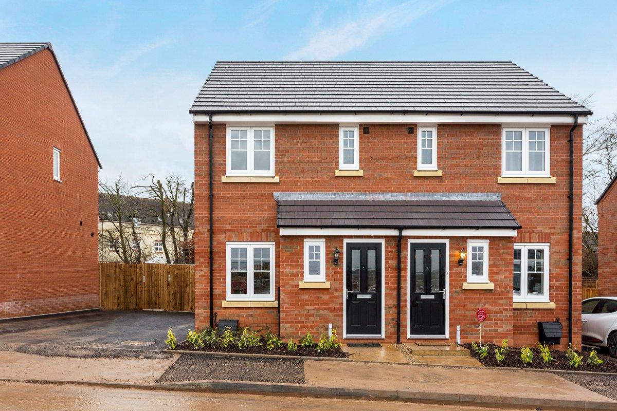 Hamptons_SUA's tweet image. We have #let all of these #smallbutbeautiful properties in #StratforduponandAvon and #Warwick, but we need more as we have applicants still looking for apartments and houses like this! Do you have a property available to let? Call us today to book your free of charge valuation!