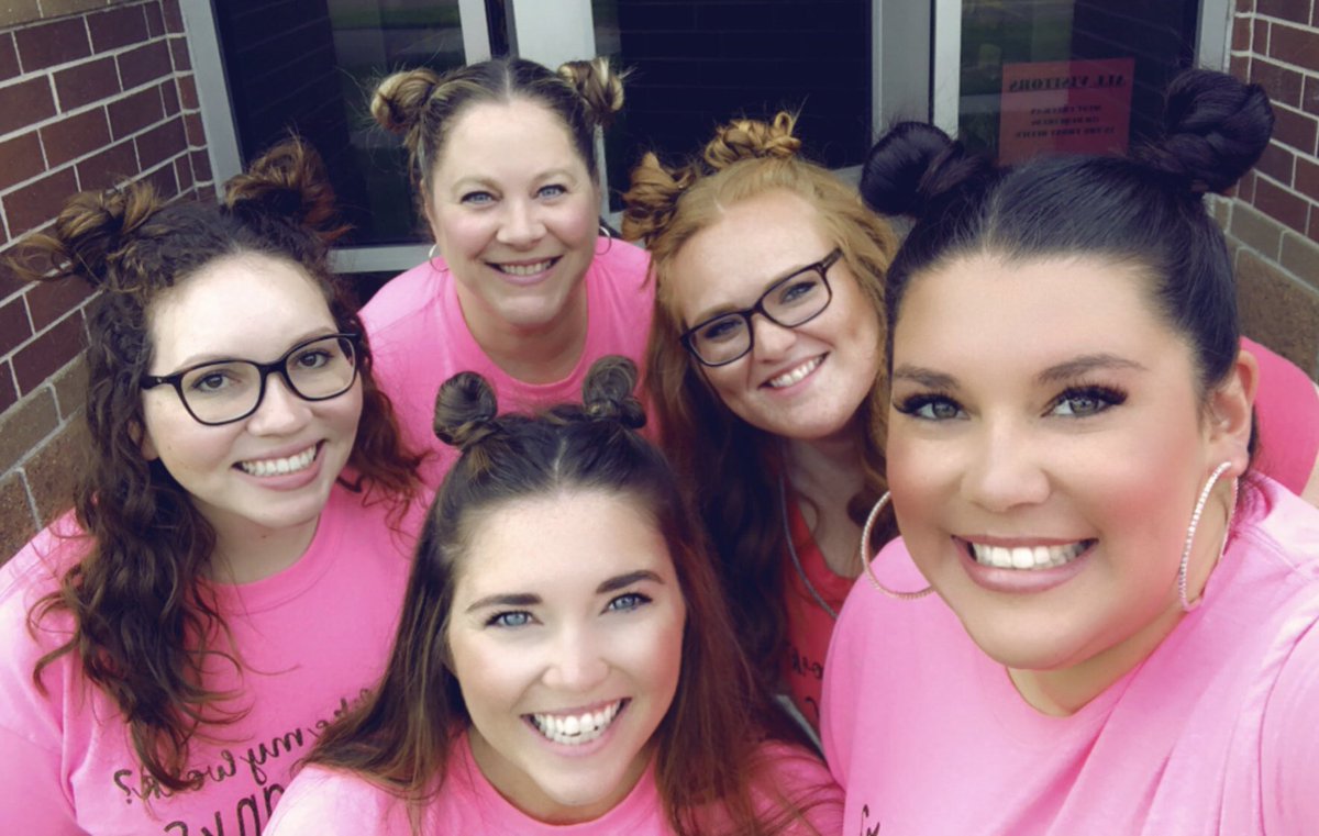 Ms_Corona1's tweet photo. Twin day!!! #HaveUHerdKISD #spacebuns https://t.co/Gc0u3IDvJx
