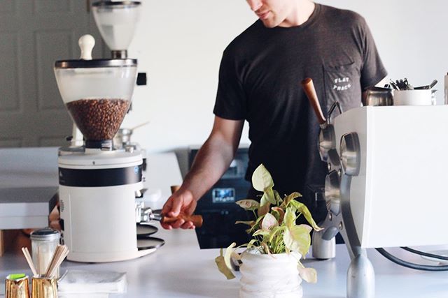 ccs_alpine_tx's tweet photo. Pulling a very tasty Honduran coffee on spro this week //
.
.
#makecoffeebetter #westtexas #alpinetx https://t.co/DrInW9rtLf https://t.co/pE0ztHTnu6