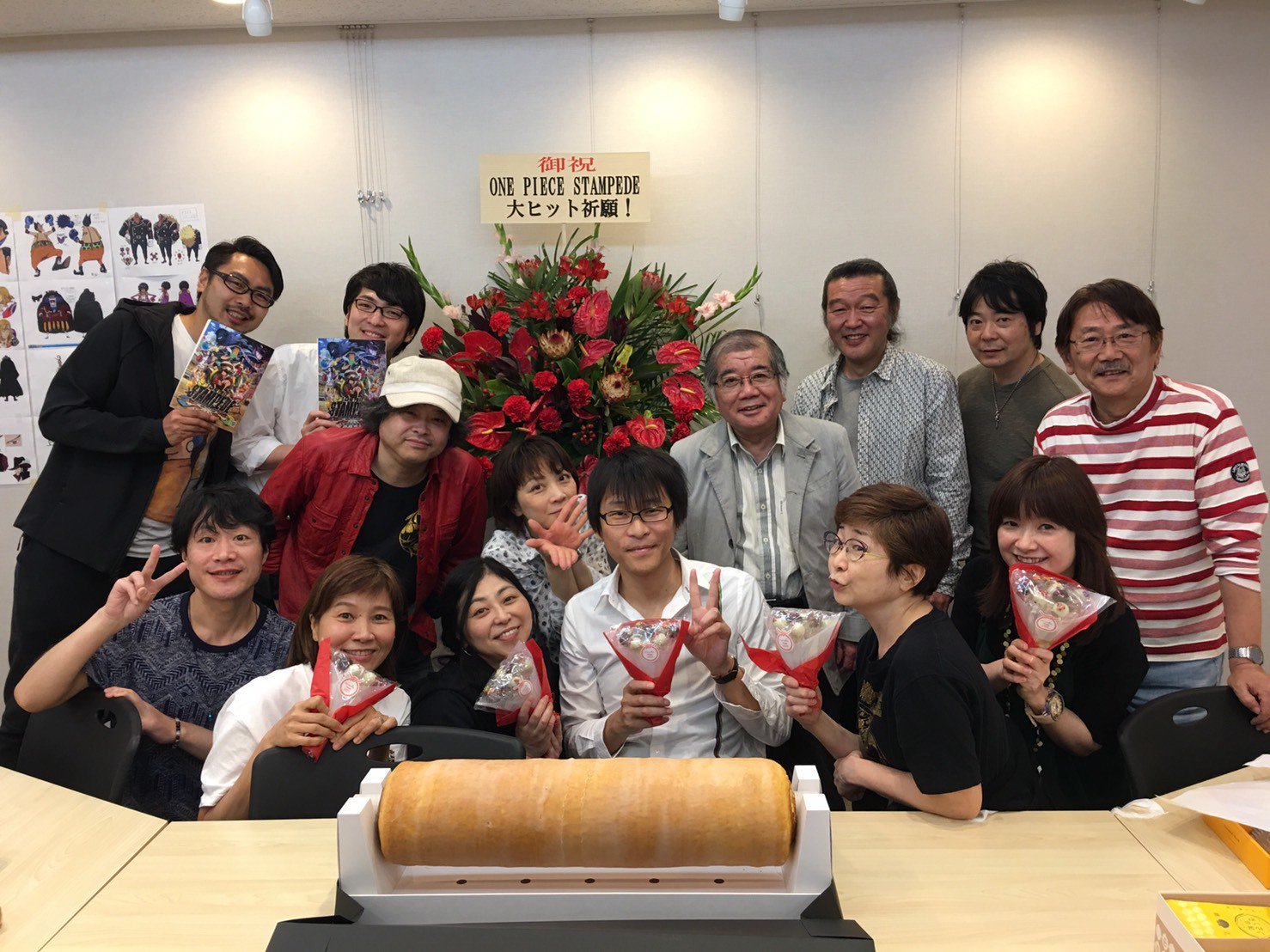 青葉木菟 これ田中真弓さんのブログの写真なんだけどこのはじっこの後ろ姿の絵クロコダイルじゃね って思うんだけどどう思う 青葉木菟 これ田中真弓さんのブログの写真なんだけどこのはじっこの後ろ姿の絵クロコダイルじゃね って思うんだけどどう思う