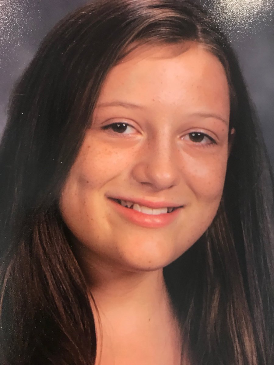 JoleneShinkle's tweet photo. Happy 19th Birthday to my girl.  You have grown into a beautiful young woman.  I am glad to have you home for the summer. ⁦@Lizabelle50⁩ https://t.co/IosKDh4hTd