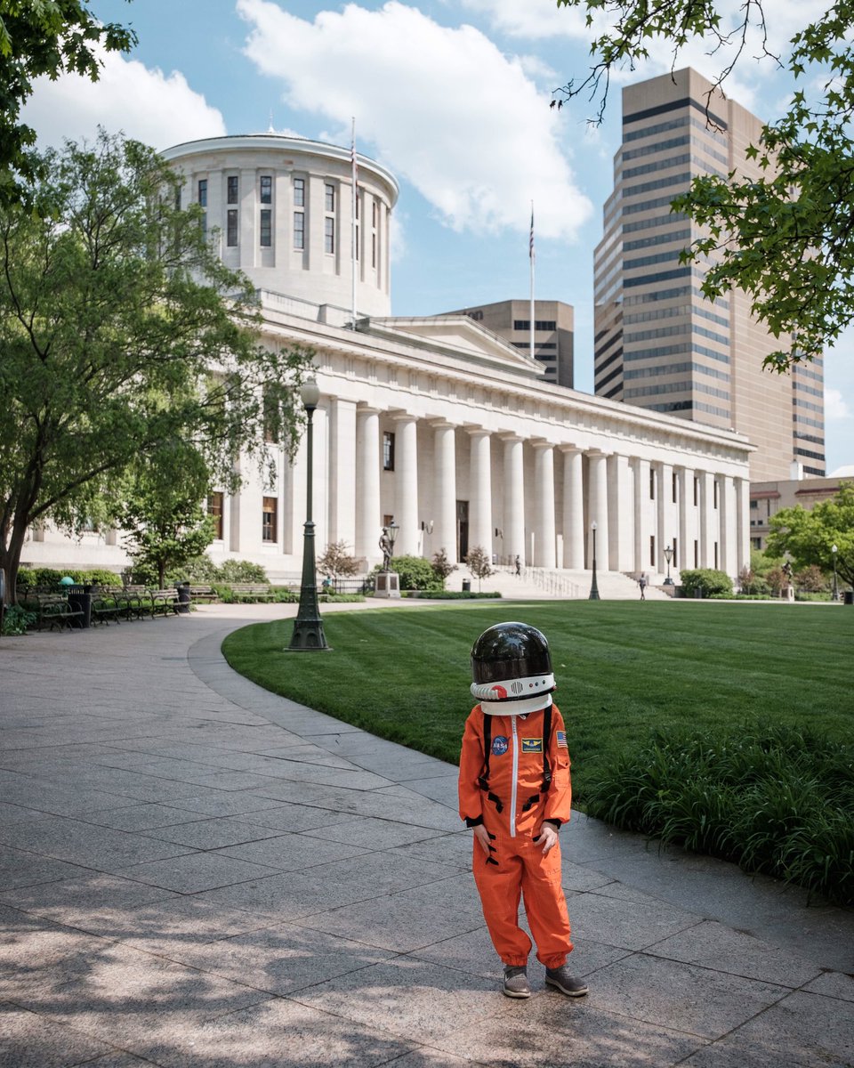 SSAGL17's tweet photo. It’s a beautiful day to visit the @OhioStatehouse We’re heading down this morning for #ohiotourismday and can’t wait to find new destinations all over Ohio to explore this summer!
#cincyusa 
#discoverDayton
#gettotheBC 
#ThissCLE
#ohiofindithere
#staycuriousCLE
#cincymuseum https://t.co/F97gtyNtqP