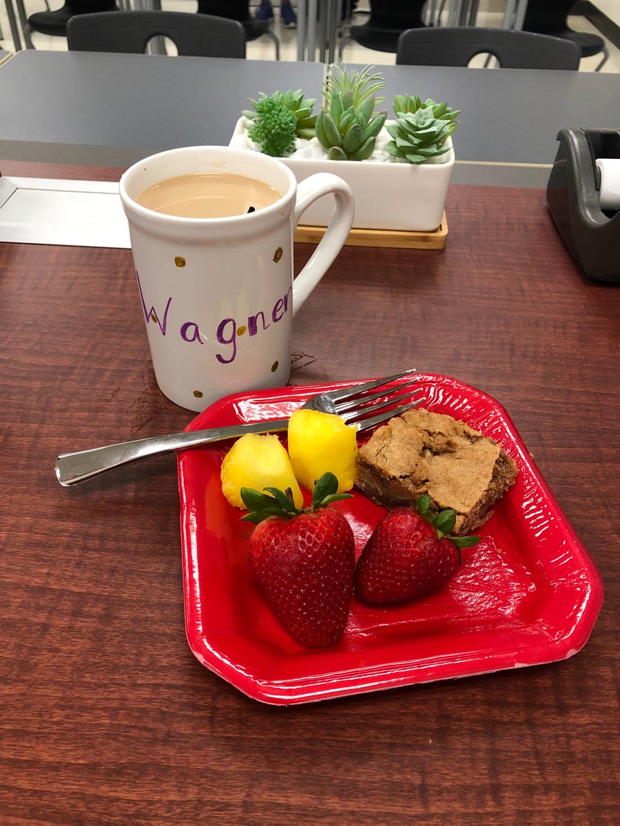 swagner1488's tweet photo. Thankful for breakfast and a personalized mug for teacher appreciation this morning ❤️ #m9lovesteachers https://t.co/mJ4OIzBaBP