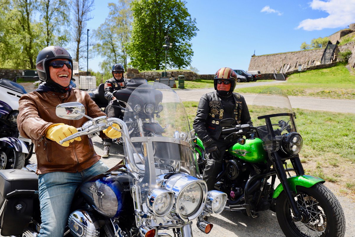 operaostfold's tweet photo. Kanskje verdens Coooleste statister? 15 motorsykler fra HOG Harley Owners Group Chapter Østfold blir å se på scenen under årets forestillinger av IL trovatore med premiere 12.juni - wrom wrooom 🏍️🏍️ https://t.co/vRj4rfTcx0