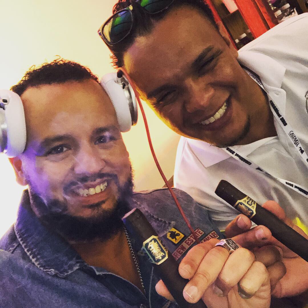 smkn_e's tweet photo. #LatePost A quick recap of djing #CigarFest this past weekend with my @drewestatecigar family @DirtyFabien @drewestatepedro @JonathanDrewArt @ExperienceACID @drewestatecigar https://t.co/VJf6FsWAoY