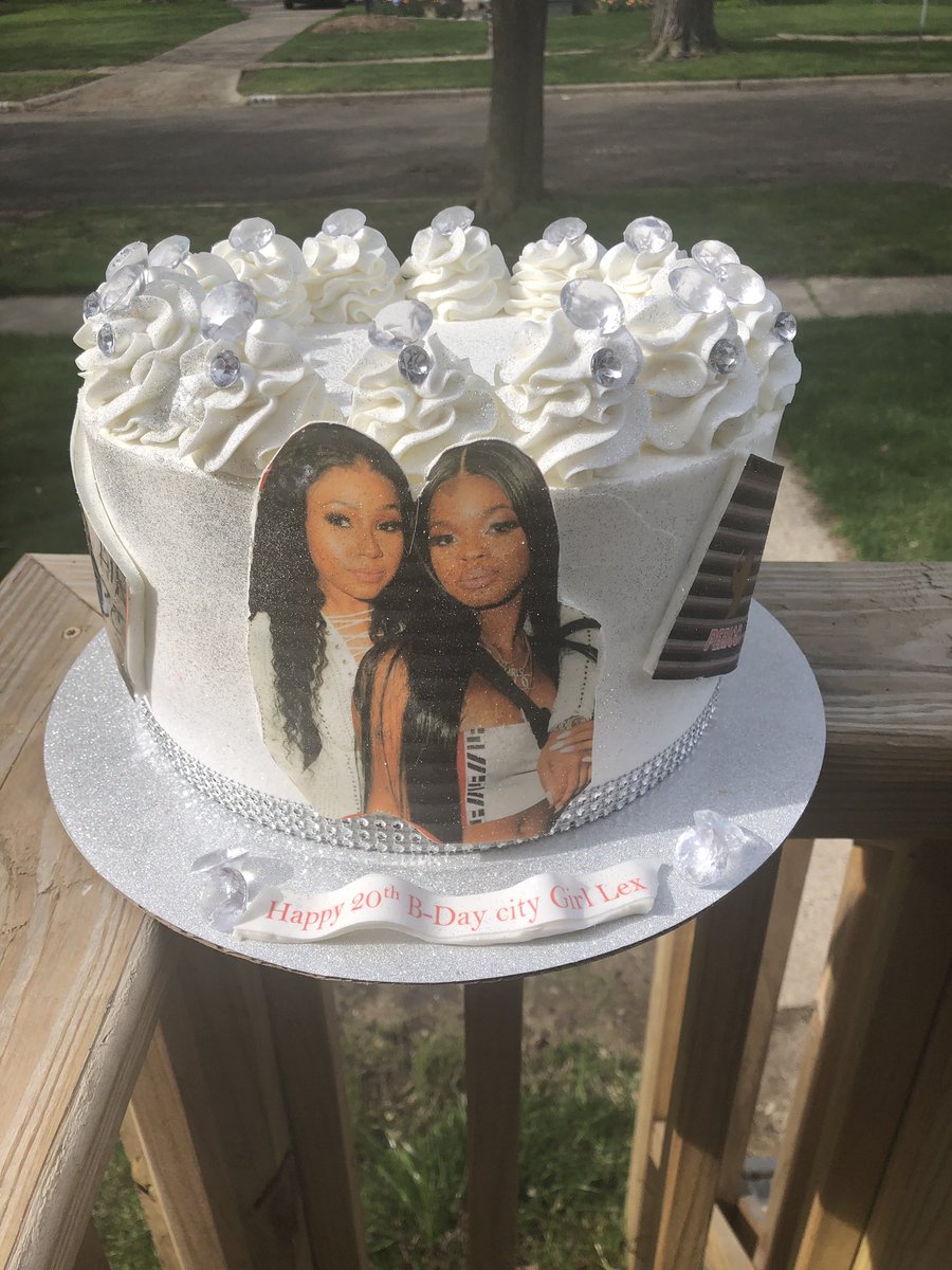 ___ADG's tweet image. Michigan cake baker who travels 🎂🤗 21 years old! Eat cake art it taste better 💕 RETWEET it could help me reach my next client! 2488426967/ cakedupllc17@gmail.com