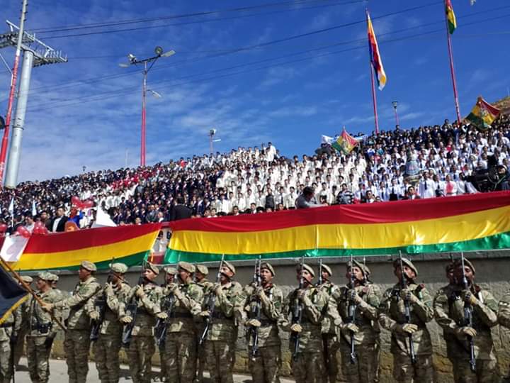 IdonMoisesChivi's tweet photo. Ayer, Presidente @evoespueblo entrego 5000 computadoras a estudiantes de quinto de secundaria en Oruro
La educación va de la mano con la tecnología
Jallalla Bolivia!!!
Jallalla Oruro https://t.co/CPreREM2PX
