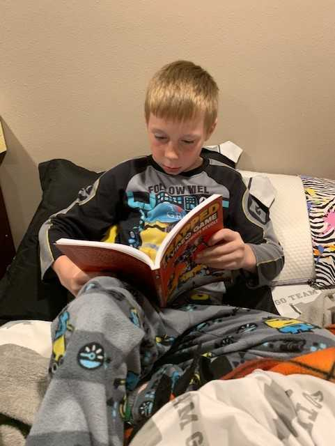 3rd_be's tweet photo. Reading in bed!  #WeareBV https://t.co/zNkRJZJmkW